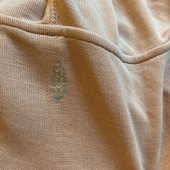 Free People Movement Ojai Crop pink Hoodie Womens Sz S/P excellent pre owned - Picture 9 of 10